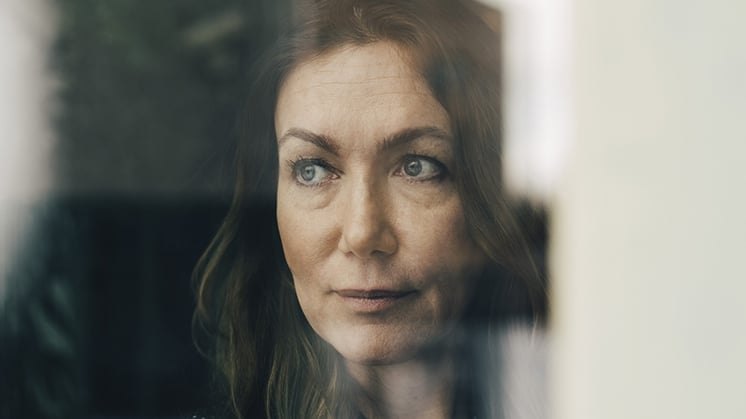 Woman-at-window-746x419.jpg
