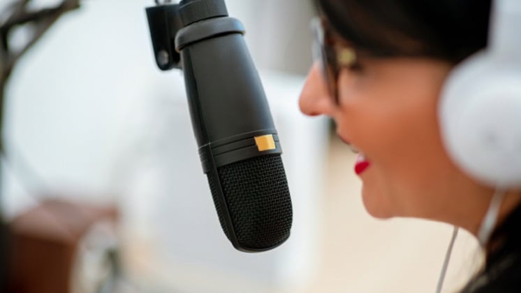 microphone-podcast-746-419.jpg